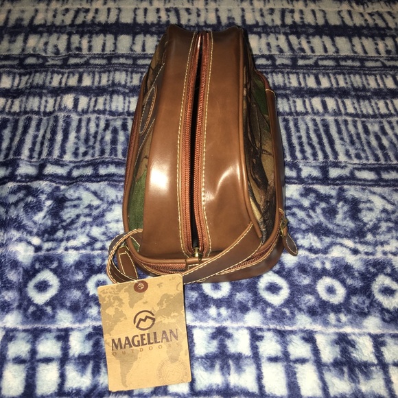 Magellan | Toiletry Bag - Picture 2 of 5